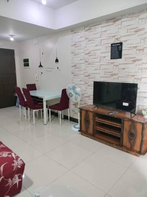 Cubao Manhattan Heights, Unit 8Bc Tower B, 1 Br マニラ市 エクステリア 写真