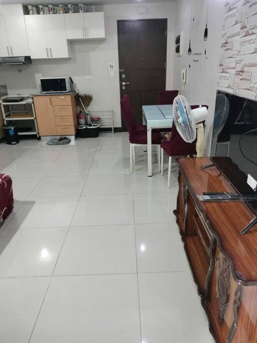 Cubao Manhattan Heights, Unit 8Bc Tower B, 1 Br マニラ市 エクステリア 写真